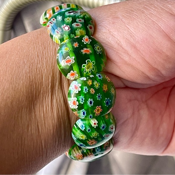 💎HOST PICK💎 MILLEFIORE Glass Stretch Bracelet In Green - Picture 5 of 11